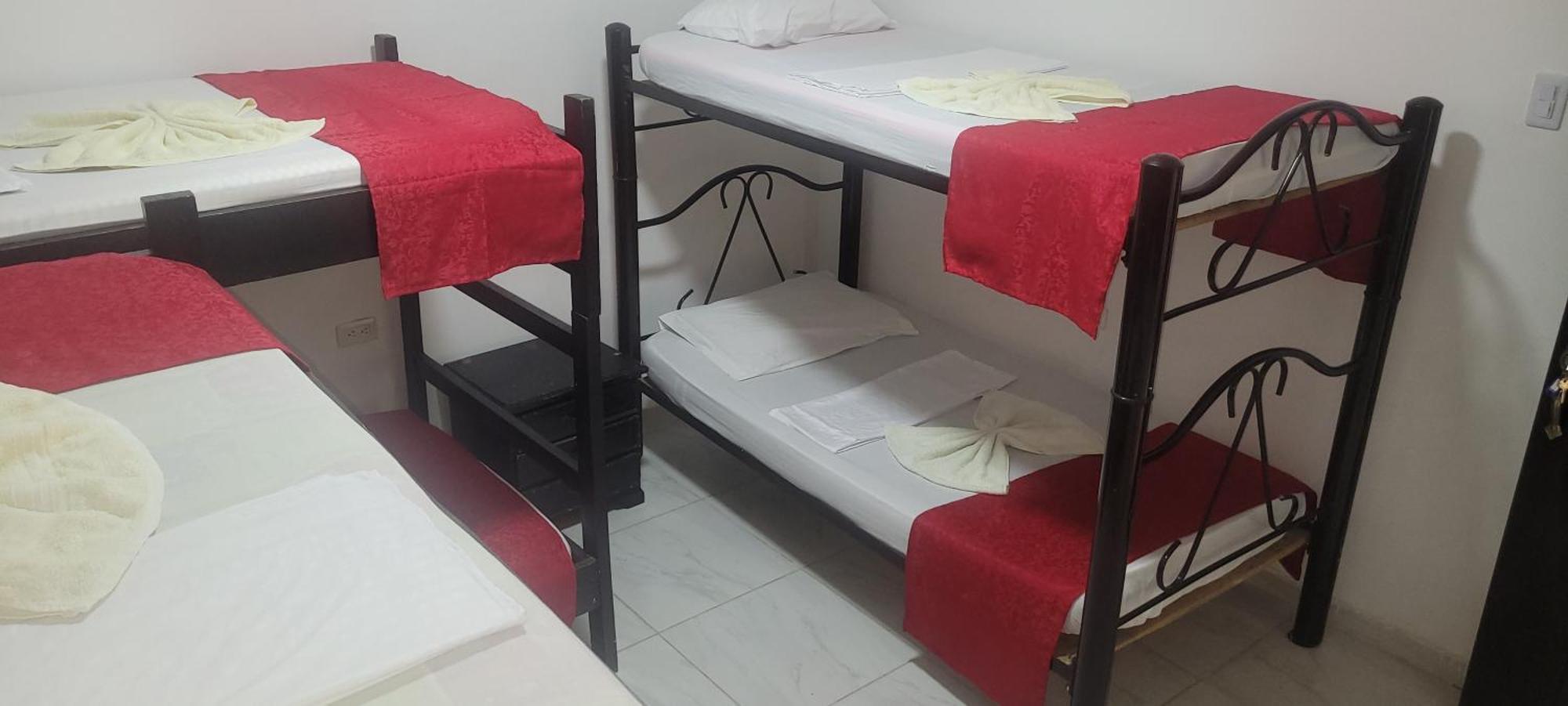 Habitación Compartida Mixta de 6 camas